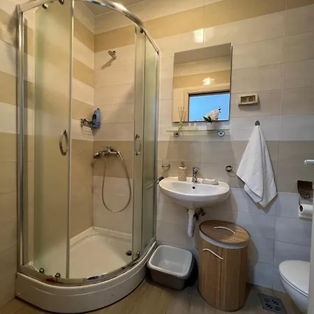 Stari Aerodrom With Private Parking Appartement Podgorica